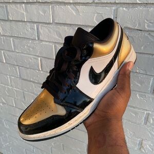 Jordan 1 Low Gold Toe 2019 - Size 11